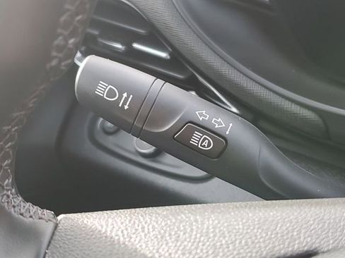 Used 2025 Buick Envista Sport Touring w/ Convenience I Package image 14