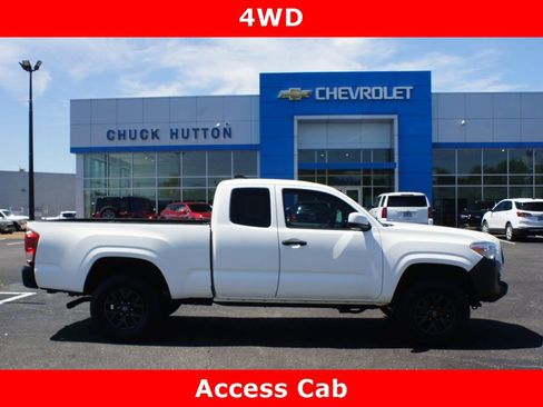 Used 2020 Toyota Tacoma SR AWD/4WD image 1