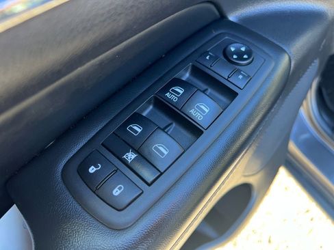 Used 2019 Jeep Grand Cherokee Limited w/ Luxury Group II image 15