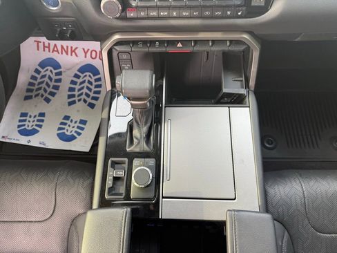 Used 2023 Toyota Sequoia Limited image 25