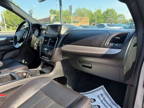 Used 2018 Dodge Grand Caravan GT FWD image 22