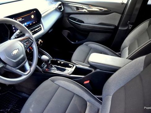 Used 2025 Chevrolet TrailBlazer LT FWD image 10