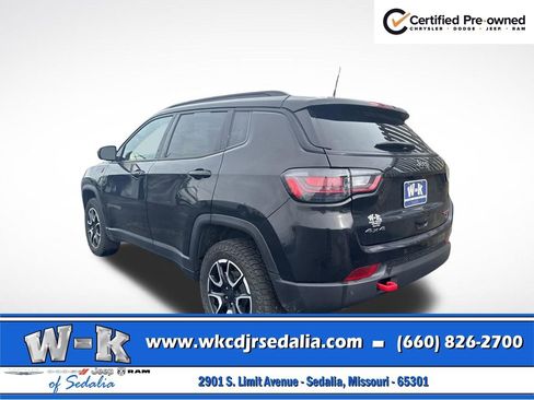 Used 2024 Jeep Compass Trailhawk w/ Trailhawk Elite Group AWD/4WD image 7