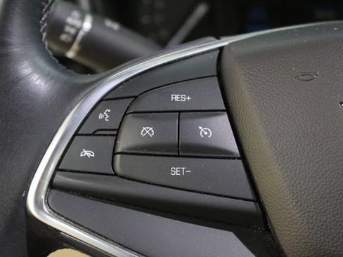 Used 2018 Cadillac XT5 AWD image 22