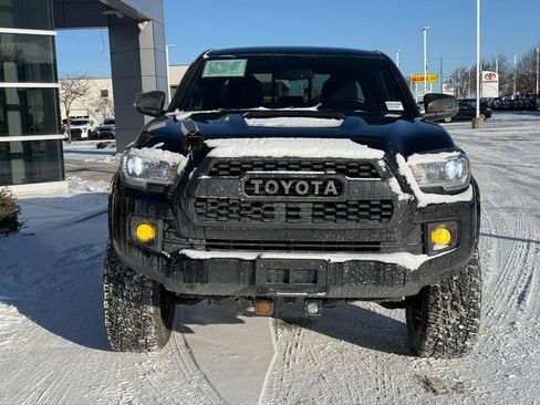 Used 2016 Toyota Tacoma TRD Sport image 8