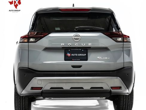 Used 2023 Nissan Rogue SL w/ SL Premium Package image 10