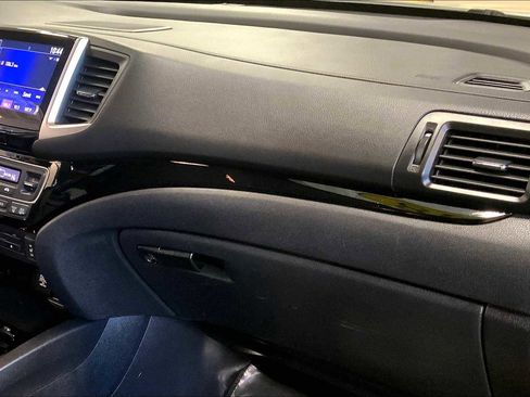 Used 2018 Honda Pilot Touring image 20