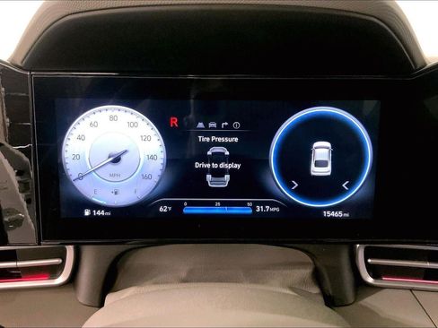 Used 2025 Hyundai Elantra SEL FWD image 20