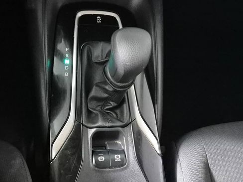 Used 2021 Toyota Corolla LE FWD image 19