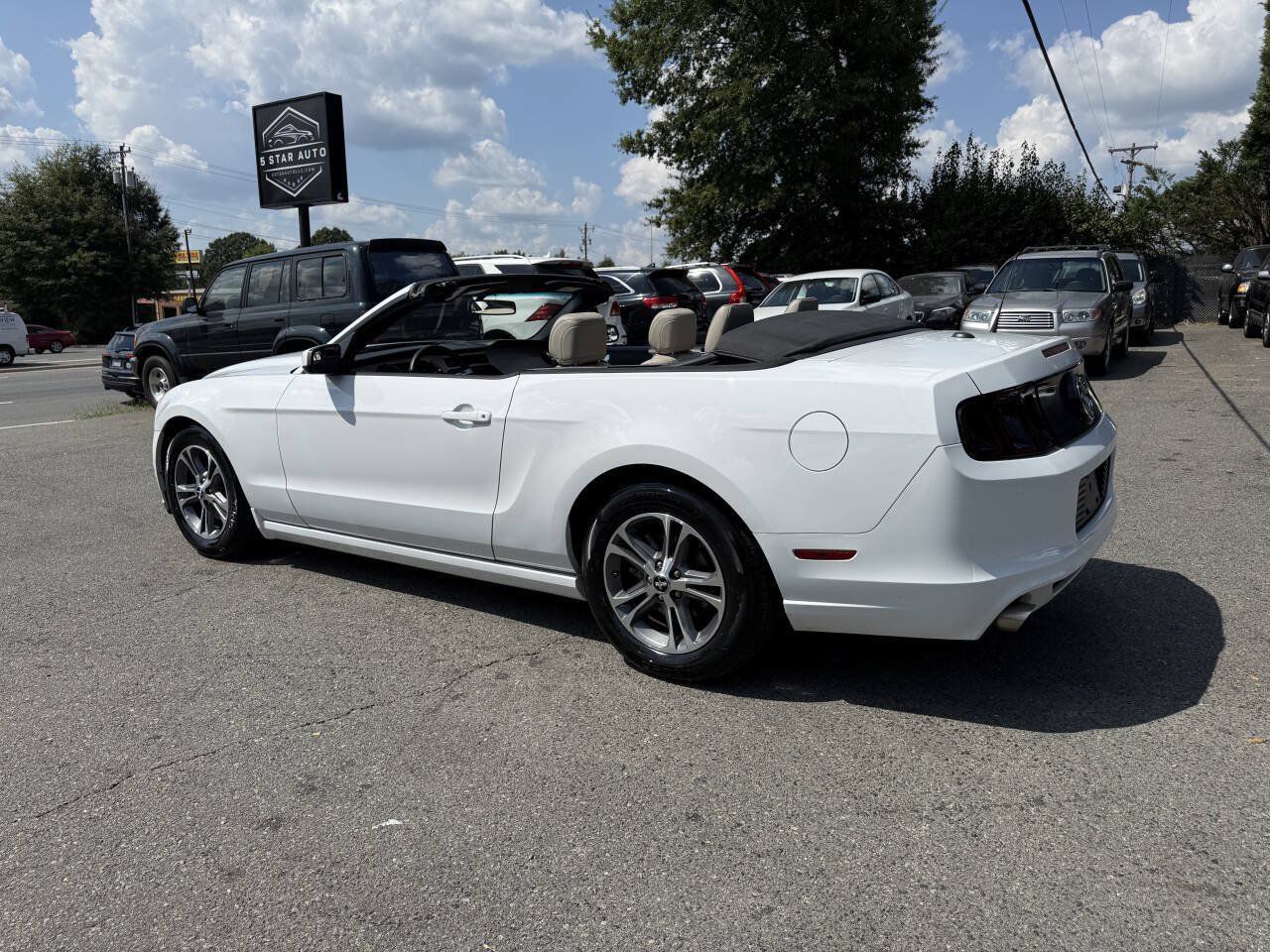 Used 2014 Ford Mustang Premium RWD image 9