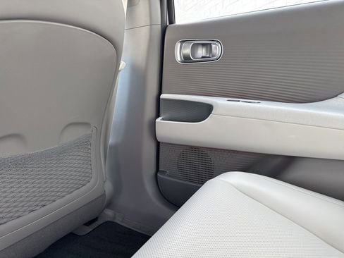 Used 2025 Hyundai Ioniq 6 Limited image 18