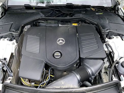 Used 2025 Mercedes-Benz C 300 4MATIC Sedan image 32