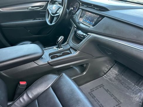 Used 2017 Cadillac XT5 Premium Luxury w/ Driver Assist Package image 17