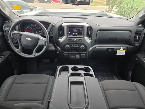 Used 2025 Chevrolet Silverado 2500 Custom w/ Custom Value Package image 14