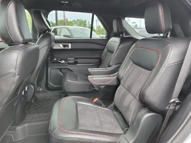 Certified 2024 Ford Explorer ST-Line w/ Class IV Trailer Tow Package AWD/4WD image 27