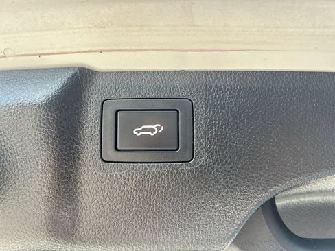 Used 2015 Hyundai Santa Fe Limited w/ Option Group 04 FWD image 43