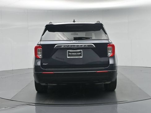 Certified 2022 Ford Explorer XLT RWD image 28