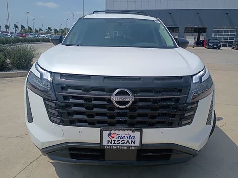 New 2026 Nissan Pathfinder SV image 2