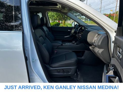 Certified 2025 Nissan Pathfinder SL w/ SL Premium Package AWD/4WD image 25