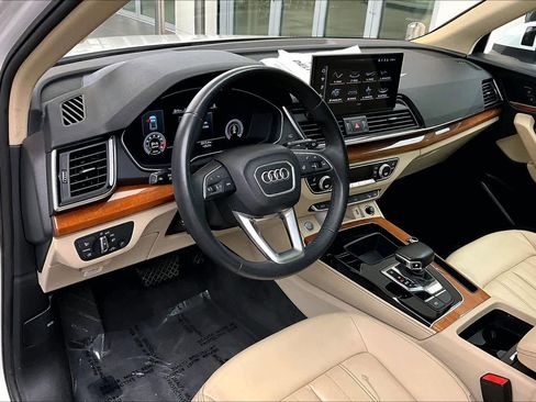 Used 2021 Audi Q5 Premium Plus w/ Premium Plus Package image 17