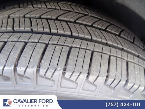 Used 2023 Ford Explorer XLT w/ Equipment Group 202A AWD/4WD image 16