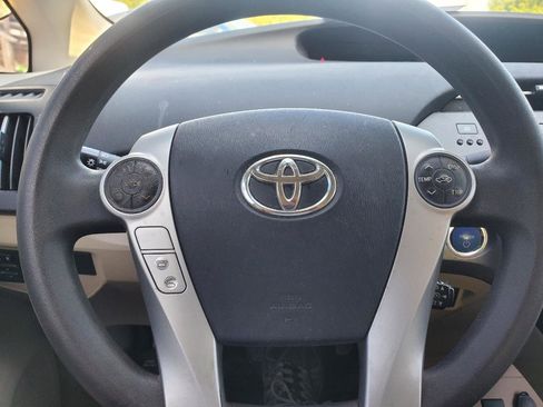 Used 2013 Toyota Prius Two image 19
