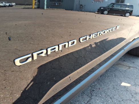 Used 2022 Jeep Grand Cherokee L Limited w/ Trailer Tow Group (B) AWD/4WD image 2