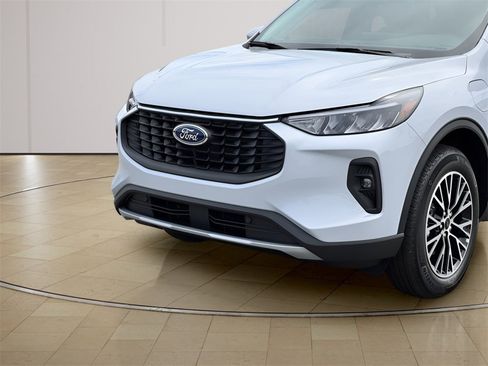 New 2025 Ford Escape SE image 42