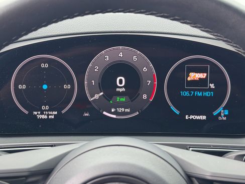 Used 2024 Porsche Cayenne E-Hybrid w/ Premium Package image 21