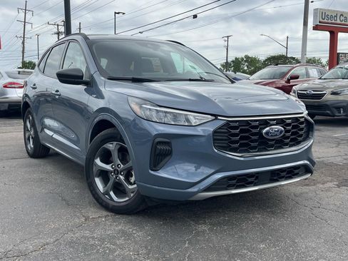 Used 2023 Ford Escape ST-Line w/ Tech Pack #1 FWD image 1