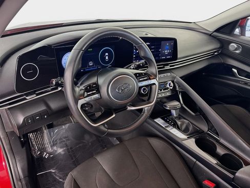 Certified 2023 Hyundai Elantra SEL w/ Convenience Package image 9