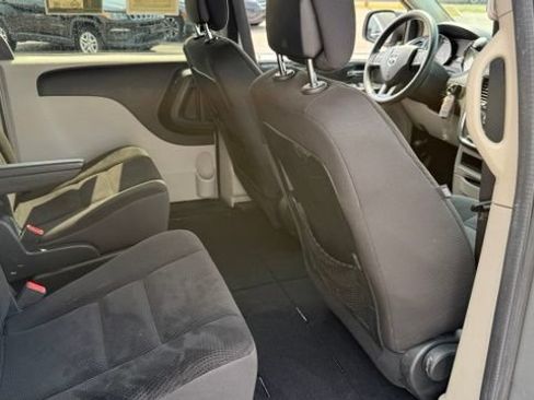 Used 2018 Dodge Grand Caravan SE w/ UConnect Hands-Free Group FWD image 26