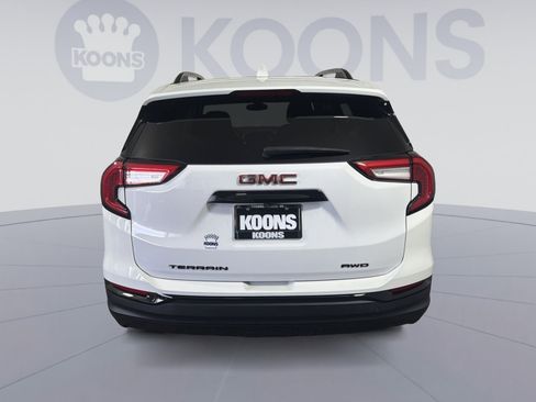 Used 2022 GMC Terrain SLE w/ Driver Convenience Package image 5