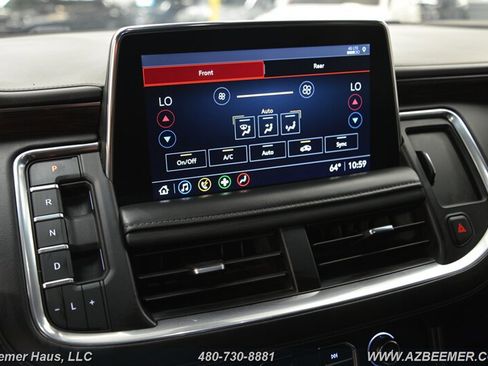 Used 2021 Chevrolet Suburban LT RWD image 32