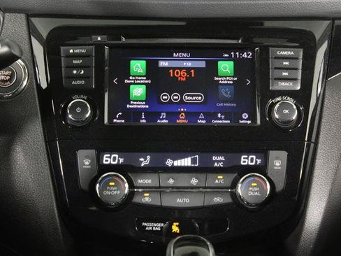 Certified 2021 Nissan Rogue Sport SL FWD image 9