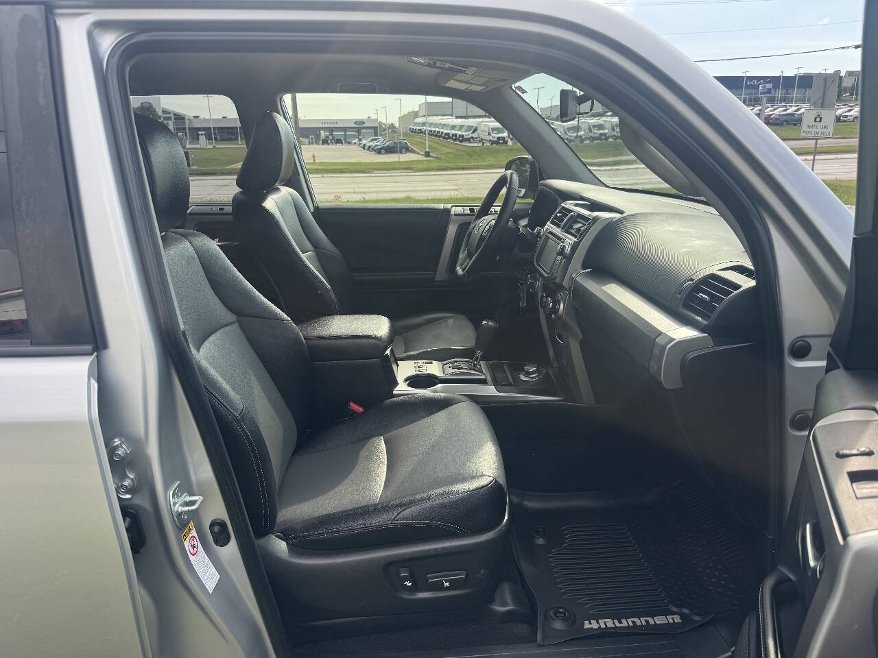 Used 2017 Toyota 4Runner SR5 Premium AWD/4WD image 16