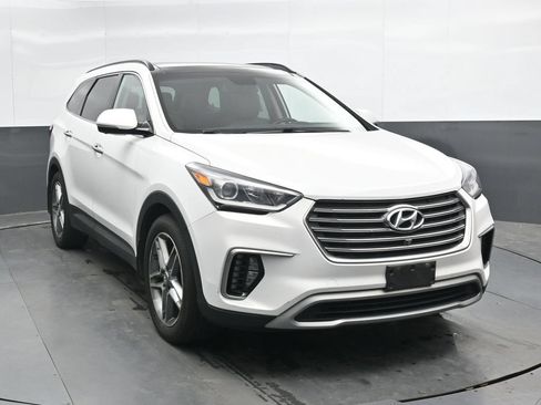 Used 2017 Hyundai Santa Fe AWD image 5