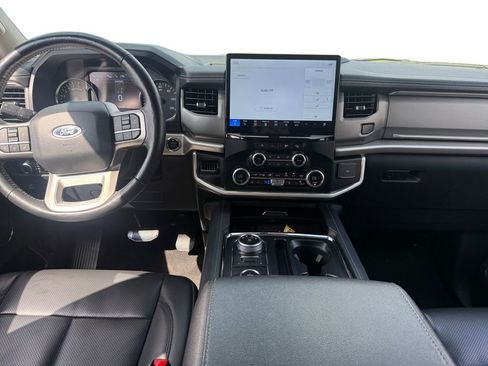 Used 2024 Ford Expedition XLT image 10