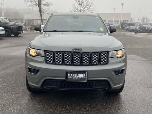 Used 2020 Jeep Grand Cherokee Altitude image 2