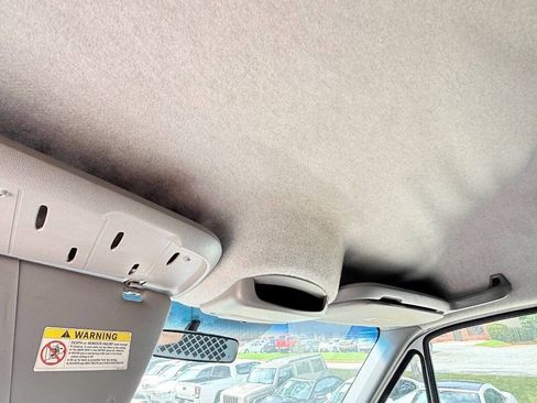 Used 2015 Mercedes-Benz Sprinter 2500 image 40