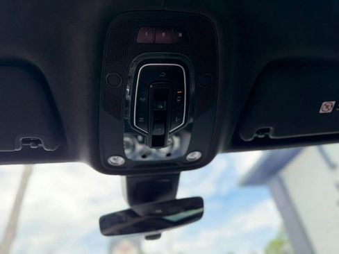 Used 2020 Bentley Bentayga AWD/4WD image 49
