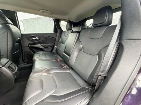 Used 2021 Jeep Cherokee Latitude Lux AWD/4WD image 16