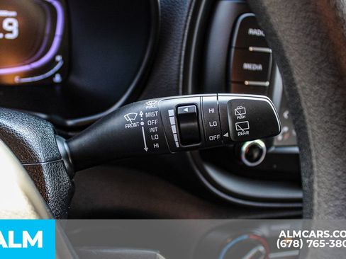 Used 2025 Kia Soul LX w/ LX Technology Package FWD image 28