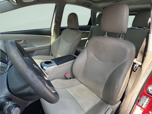 Used 2012 Toyota Prius V Five FWD image 11