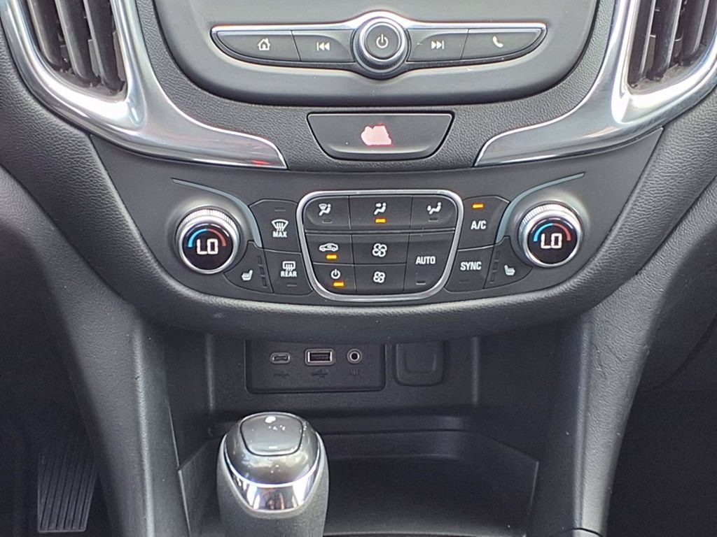Used 2020 Chevrolet Equinox LT FWD image 16