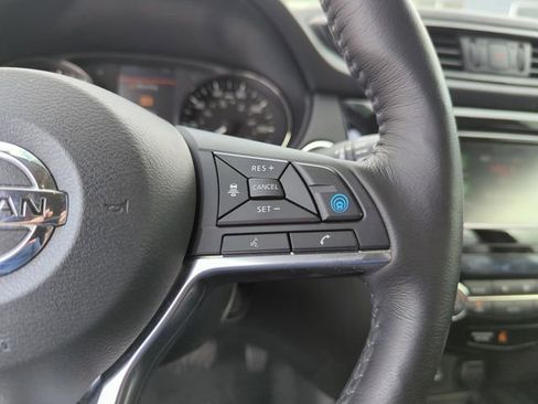 Certified 2019 Nissan Rogue SV w/ Premium Package image 43