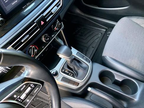 Used 2021 Kia Seltos S image 16