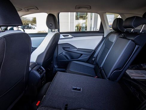 New 2026 Volkswagen Taos SE image 46