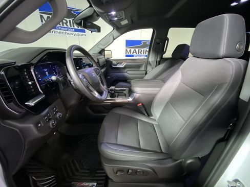 Used 2025 Chevrolet Silverado 1500 LT Trail Boss w/ Convenience Package II AWD/4WD image 24