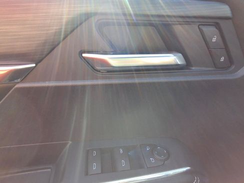 Used 2025 GMC Acadia Elevation AWD/4WD image 13